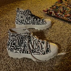 Size 6 lugged platform converse